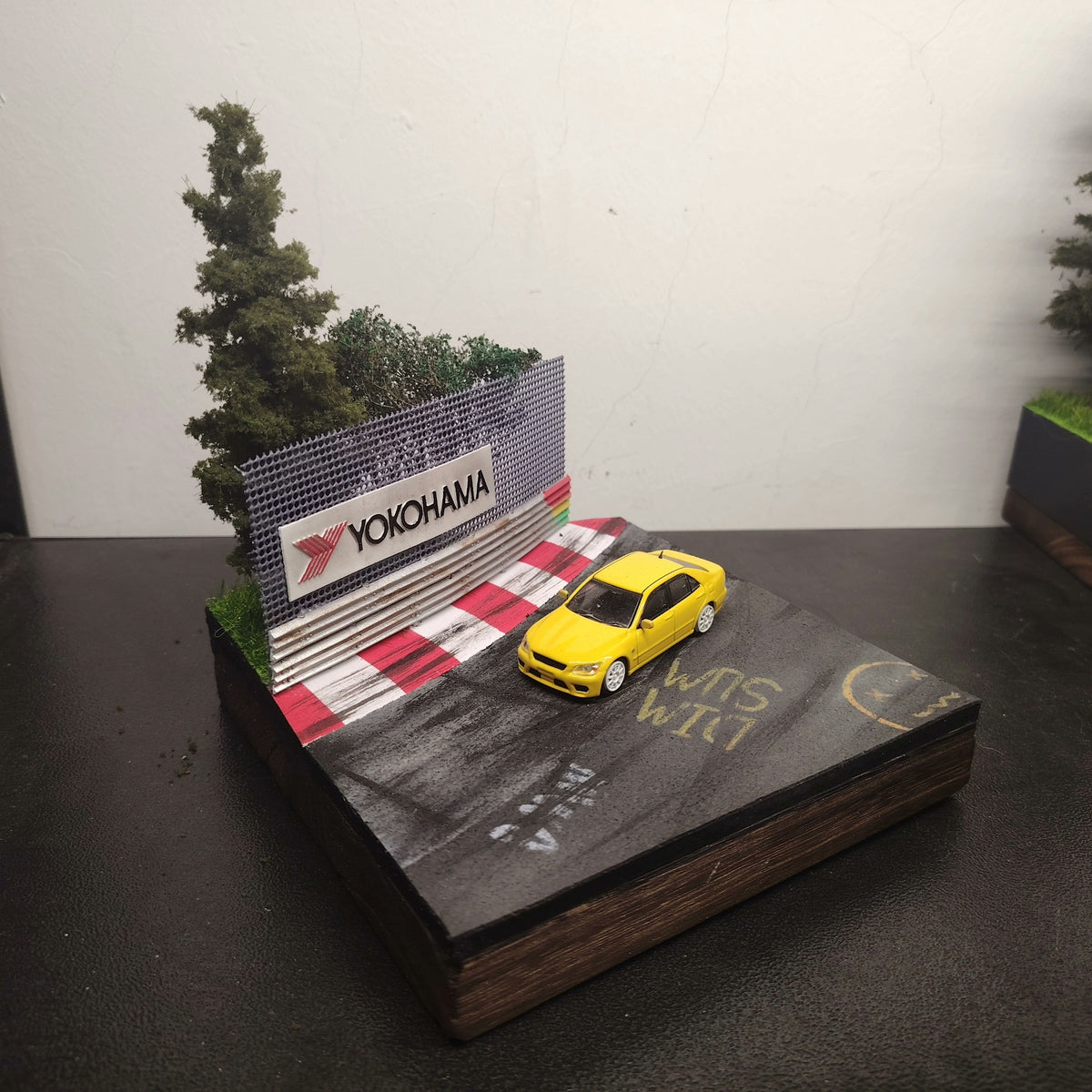 Diorama Pista da Corsa in Scala 1:64
