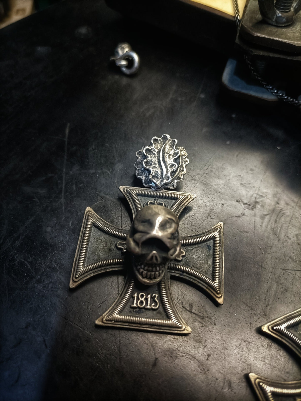 Silver Cross Skull Pendant Set