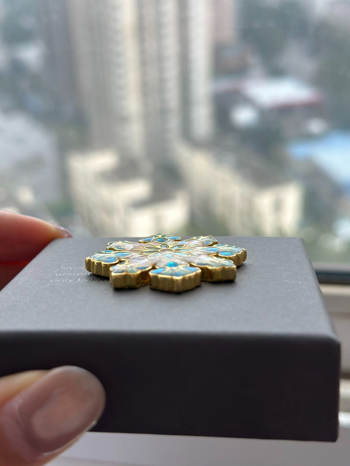 Gold-Plated Luodian Snowflake Refrigerator Magnet
