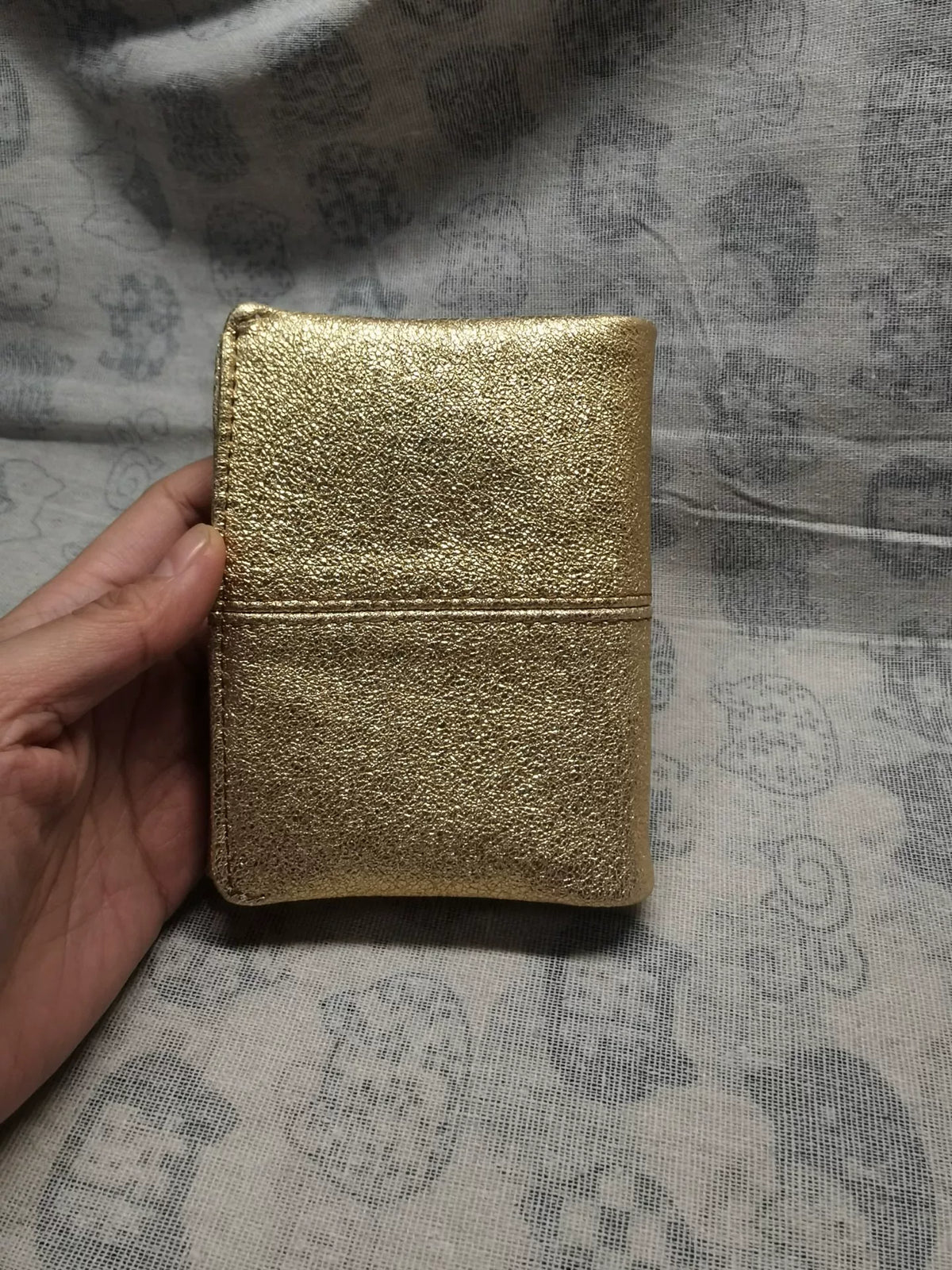 Copertina per agenda ad anelli M5 in pelle di montone oro metallico