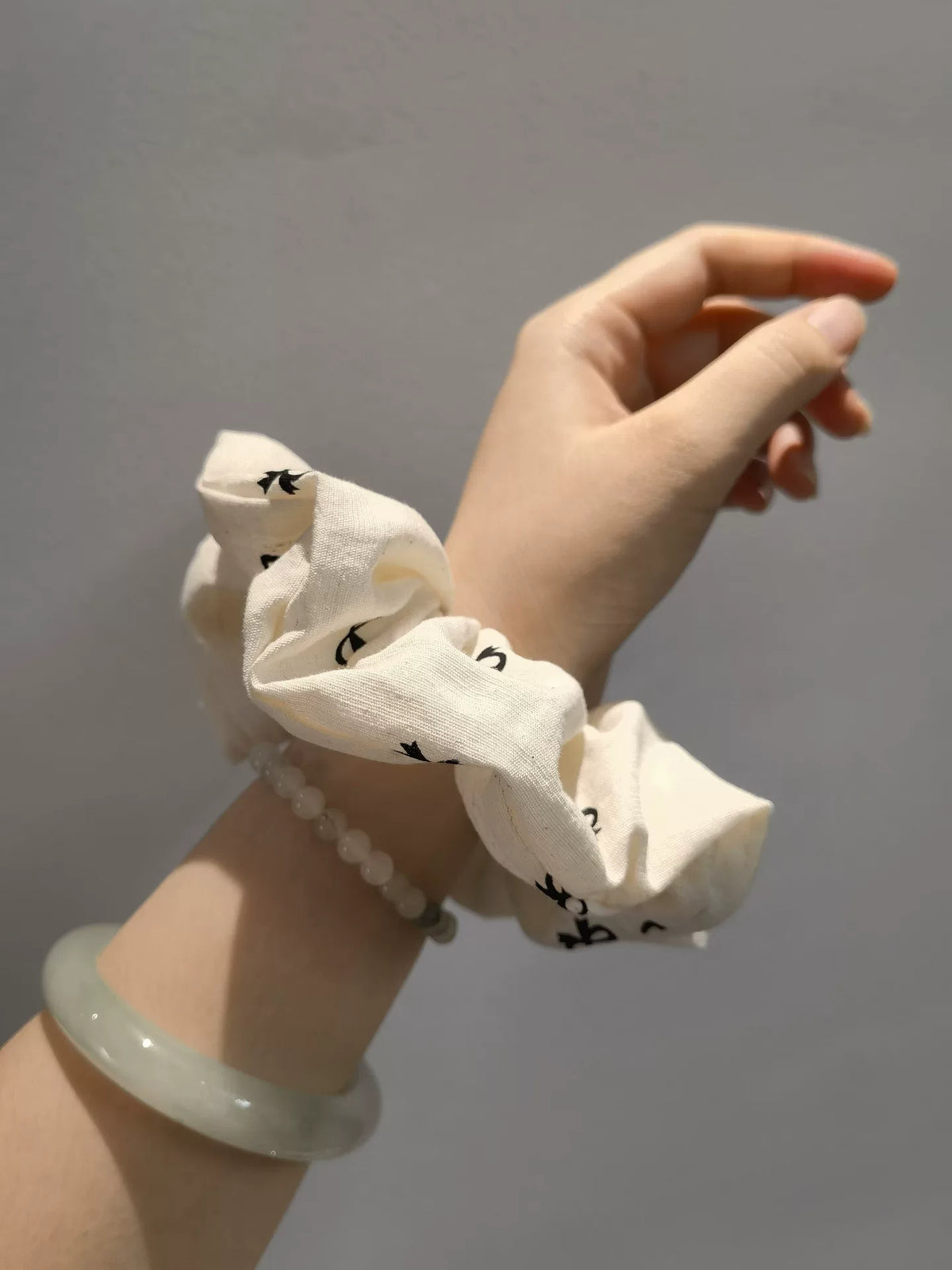 Handgakte Katoen-innen Haarscrunchie Crème