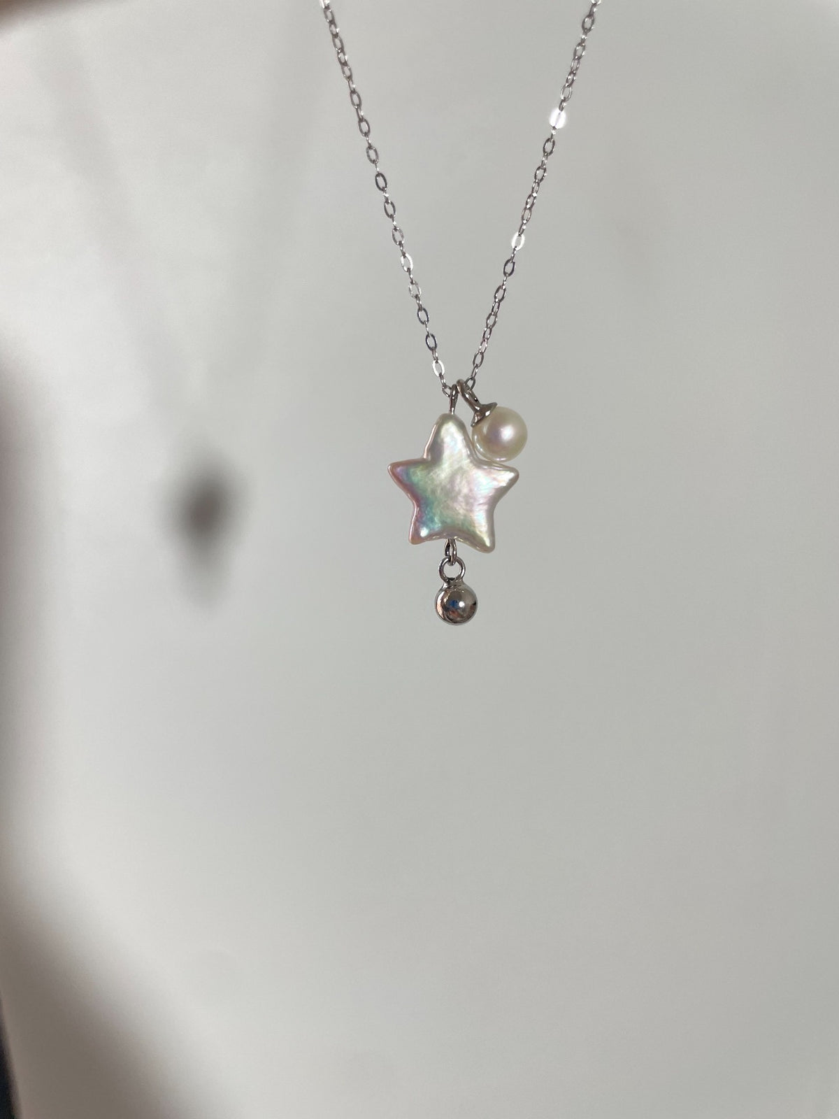 Iridescent Star Pearl Pendant Necklace