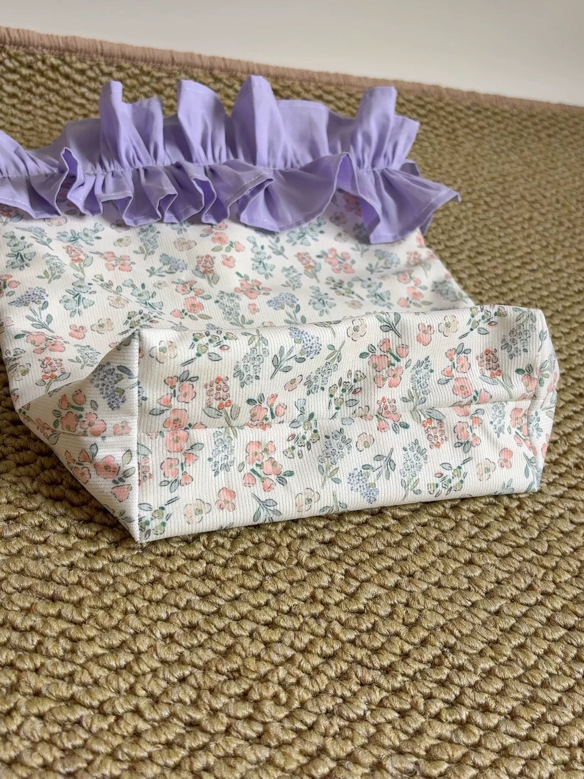 Umhängetasche aus floral Cord mit Rüsche