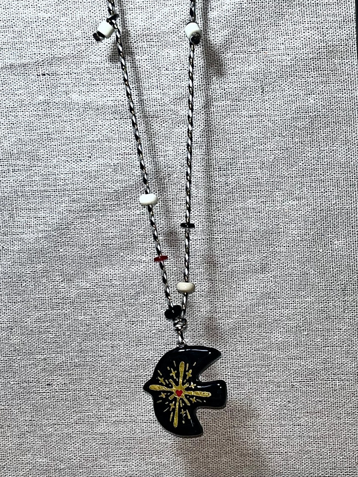 Colar com Pendente de Argila Preta Artesanal