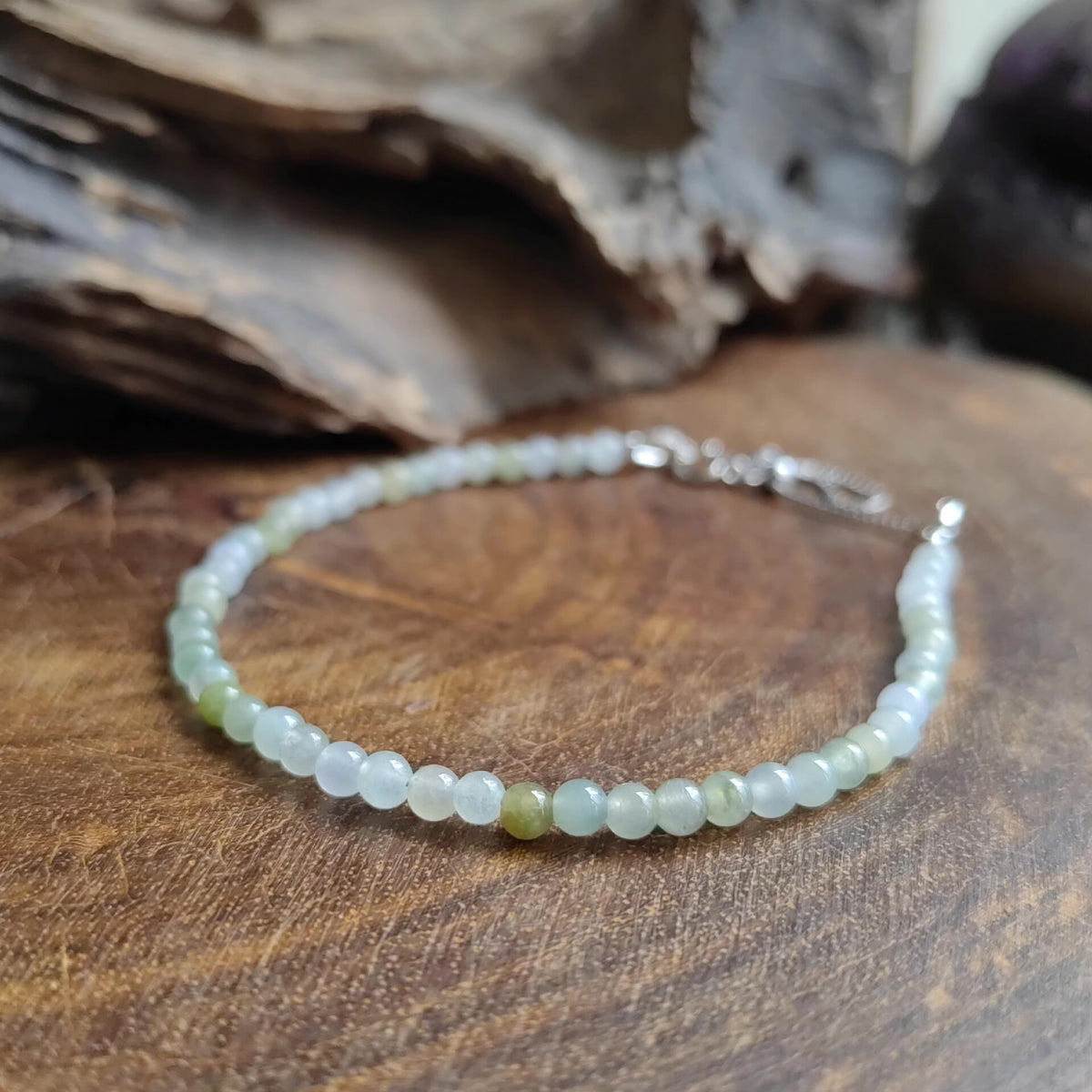 Bracelet en perles de jadeite avec chaîne d'extension en argent