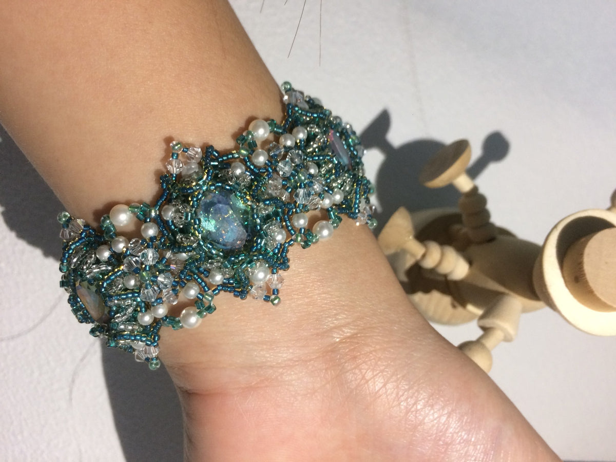 Handcrafted Beaded Louvre Bracelet Green Teal Crystal