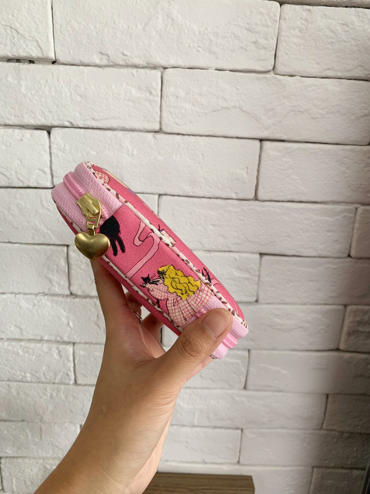 Pink Oxford Pouch with Zipper and Card Loops
