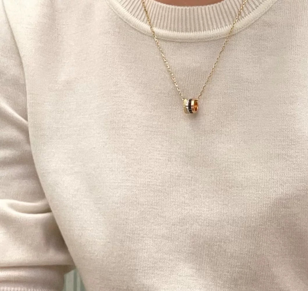 Collier pendentif en céramique plaqué or trois tons
