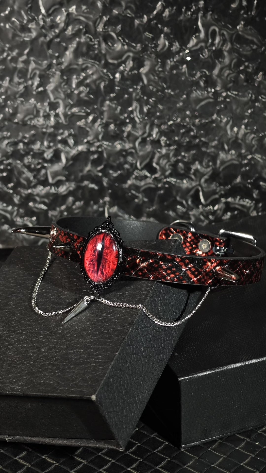 Punk Chokerhalsband i Läder Rött Ormöga