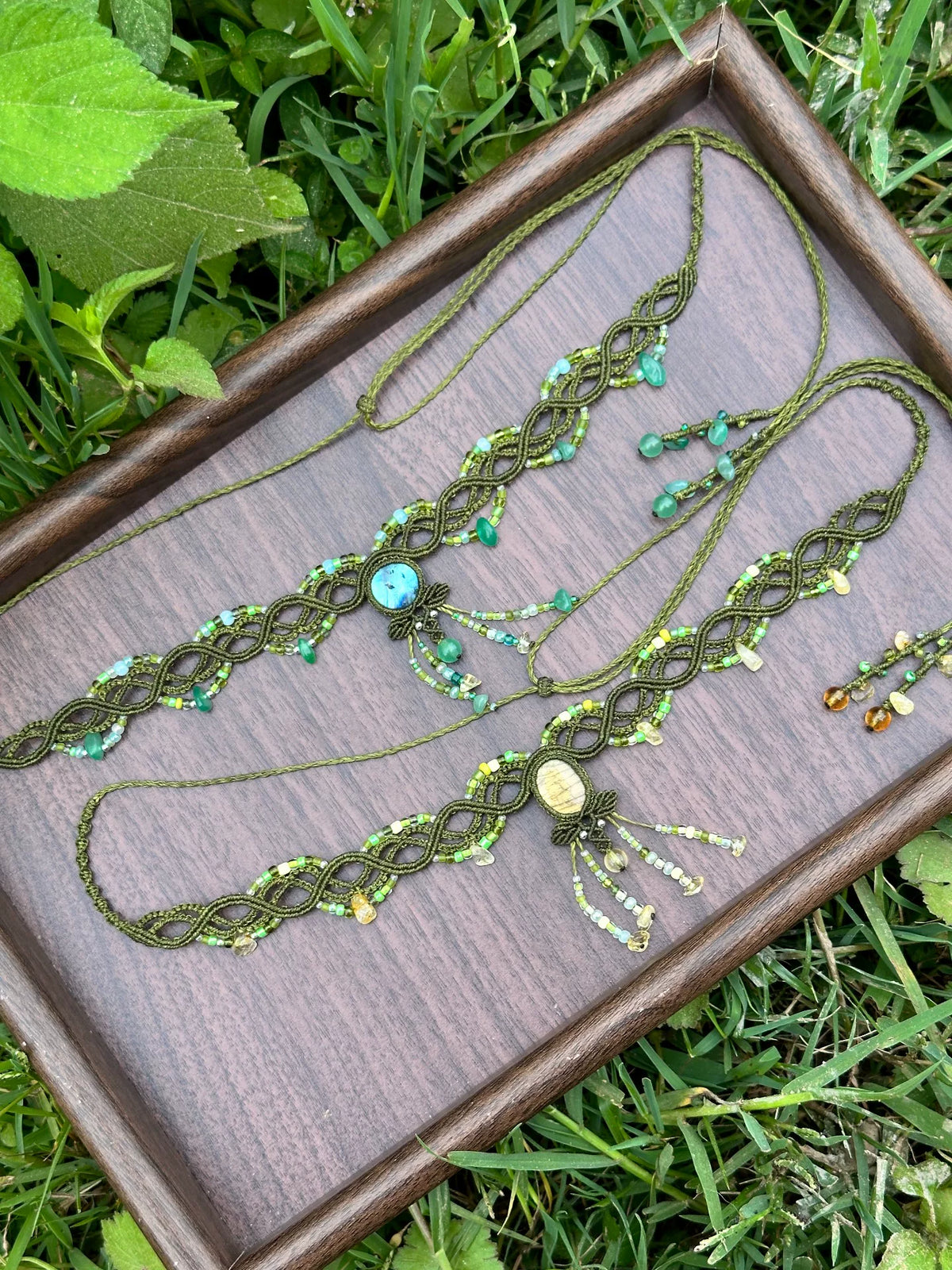 Macrame Choker Halsketting met Groene Labradoriet Steen