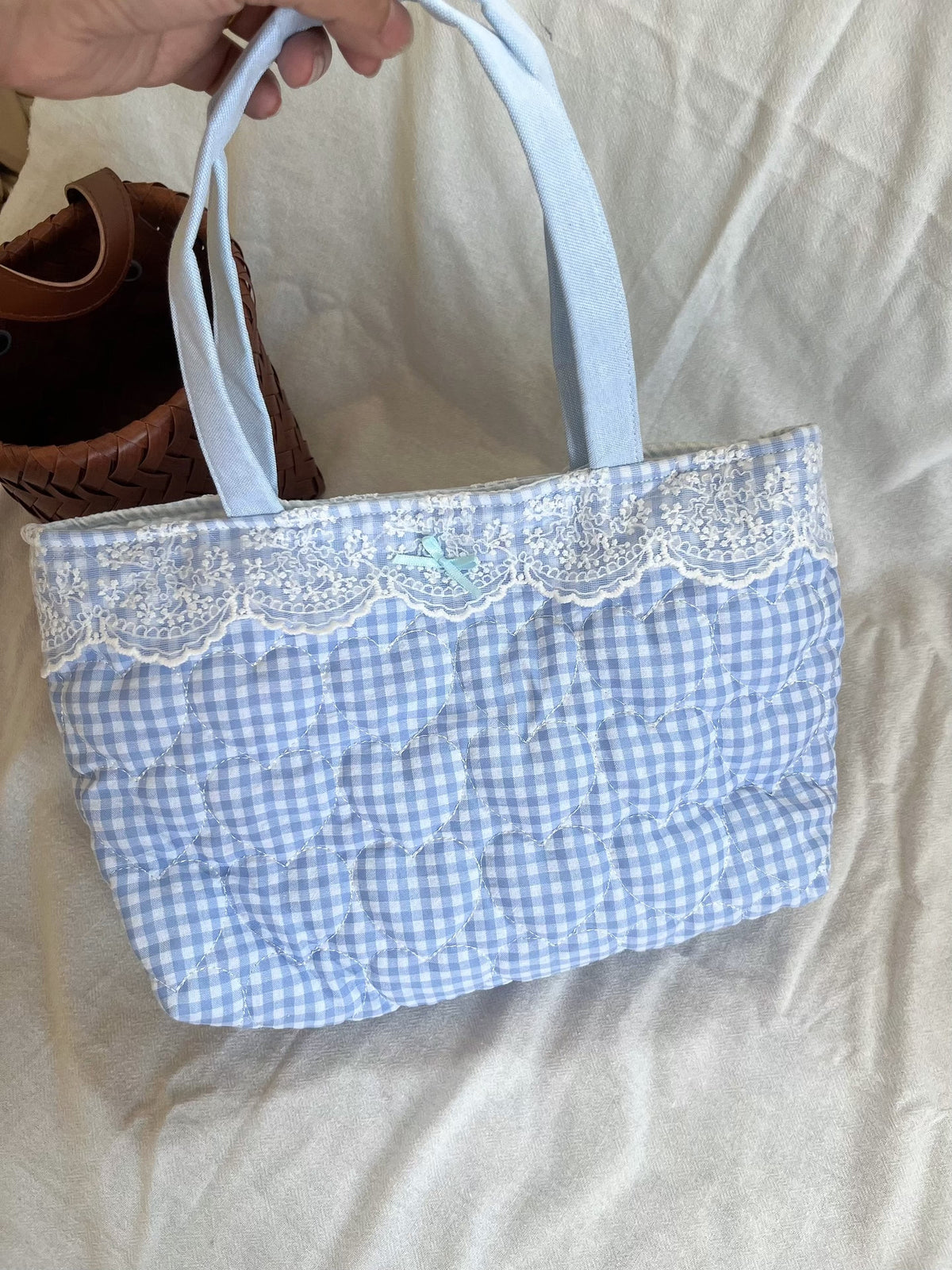 Handgjord quiltvad tygväska i bomull med gingham