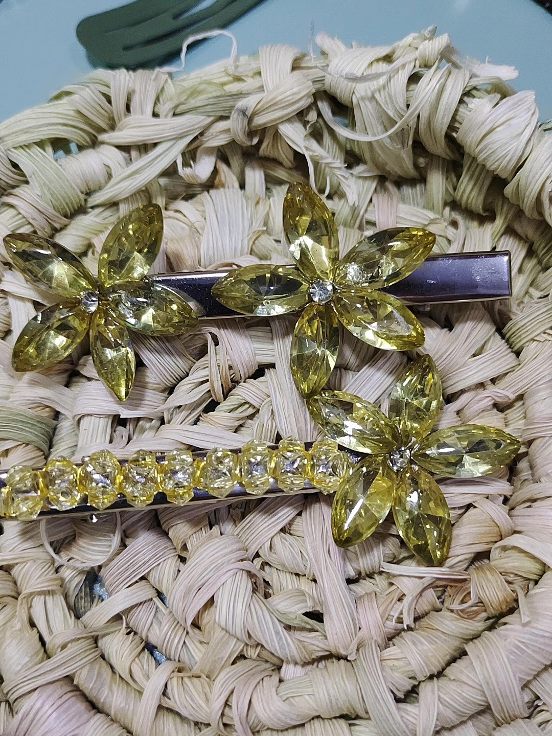 Goldenes Kristallblüten-Haarnspangen-Set