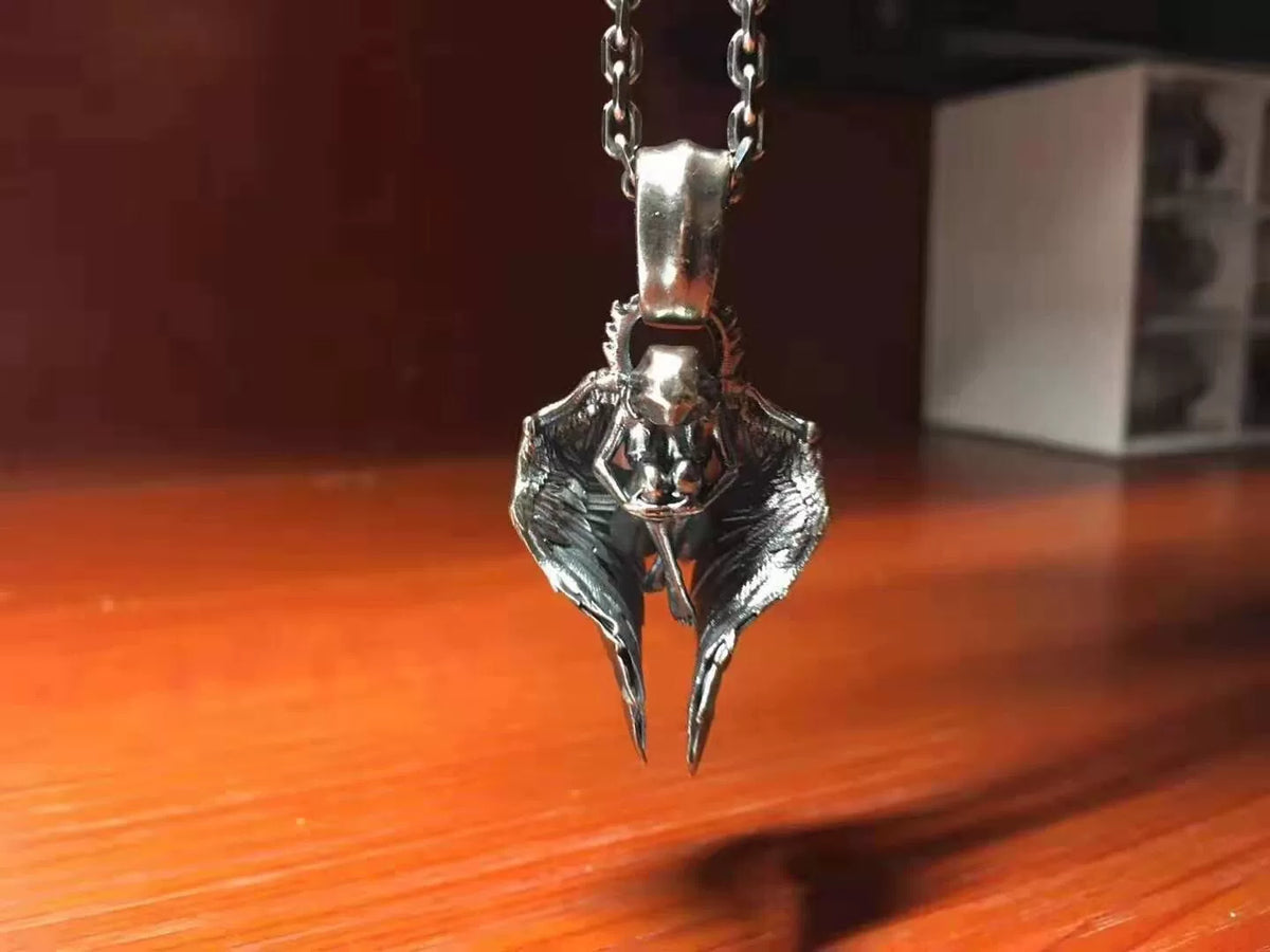 Oxiderat silver halsband med bevingad ängel