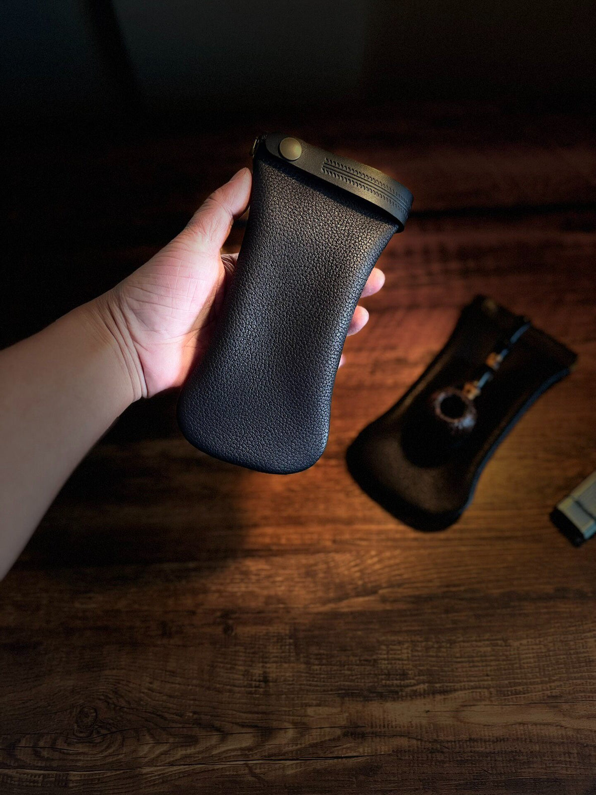 New Zealand Deer Leather Pipe Case with Stand
