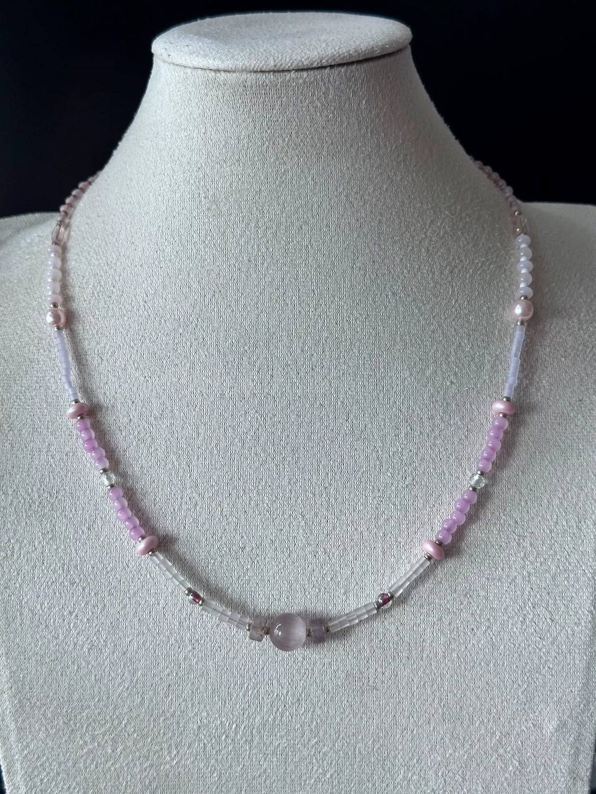 Collana di perline rosa lilla fatta a mano