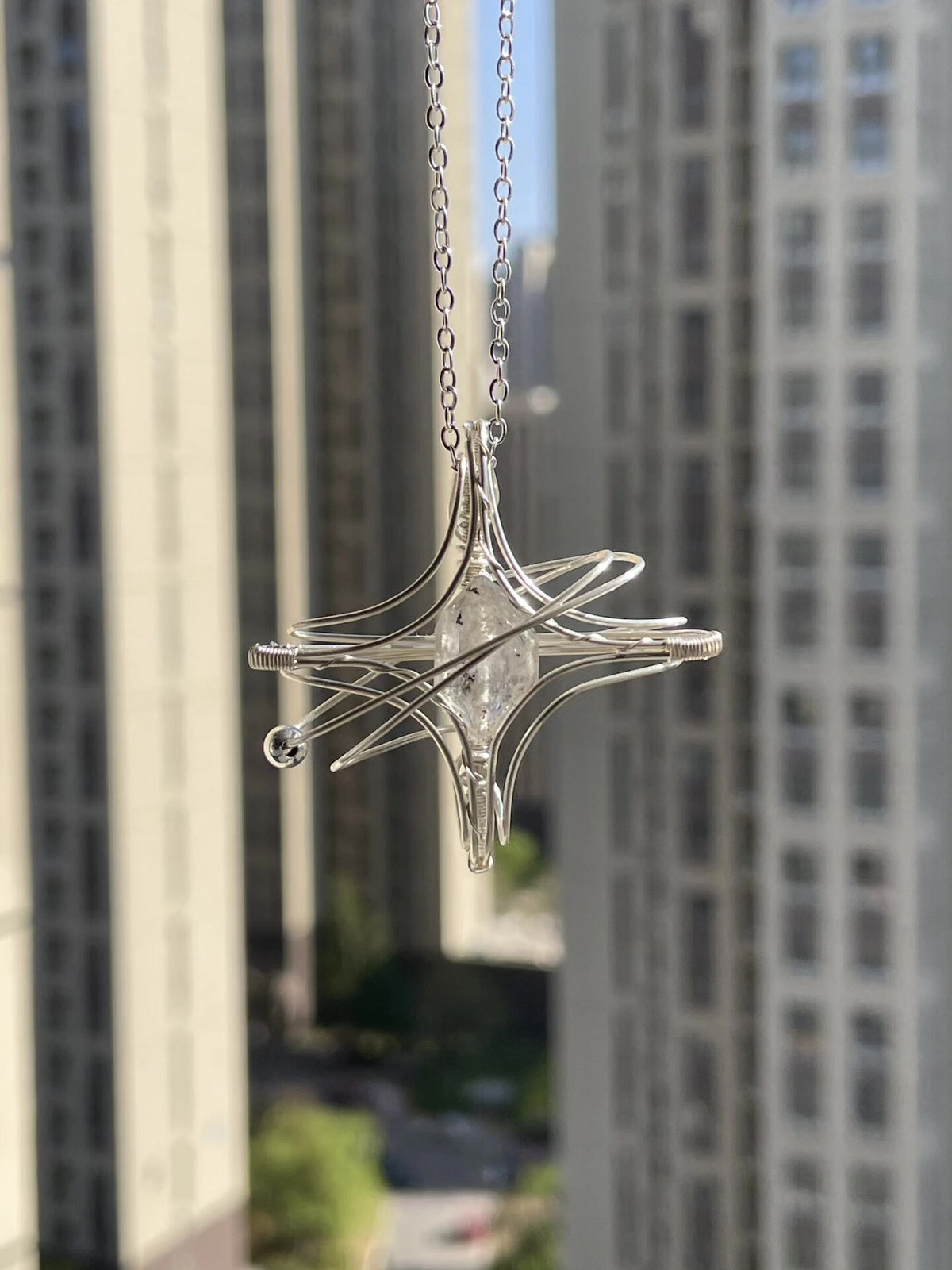 Colar com Pendente de Estrela em Quartzo Branco