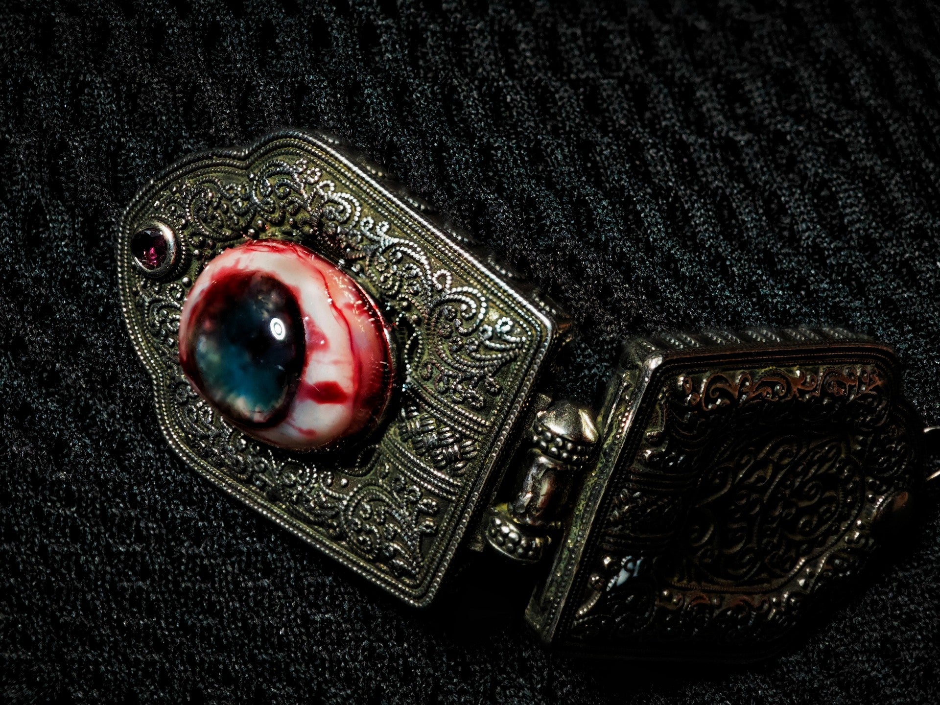 Cthulhu Eye Pendant with Hidden Compartment