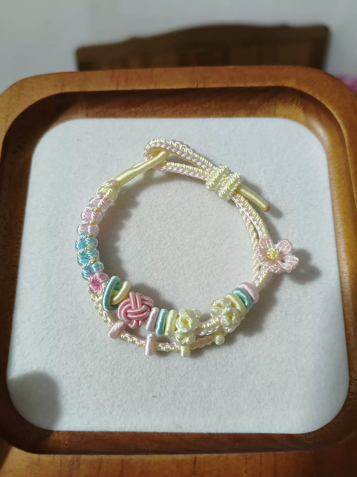 Pulseira Trançada à Mão Gradiente Pastel