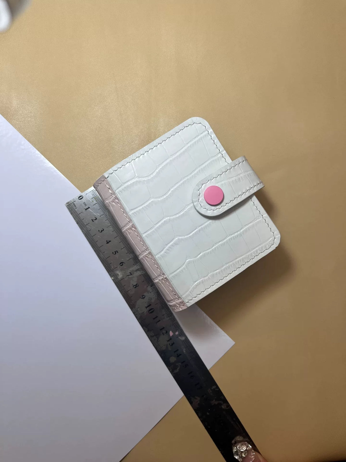 Carnet à feuilles mobiles A9 cuir crocodile blanc