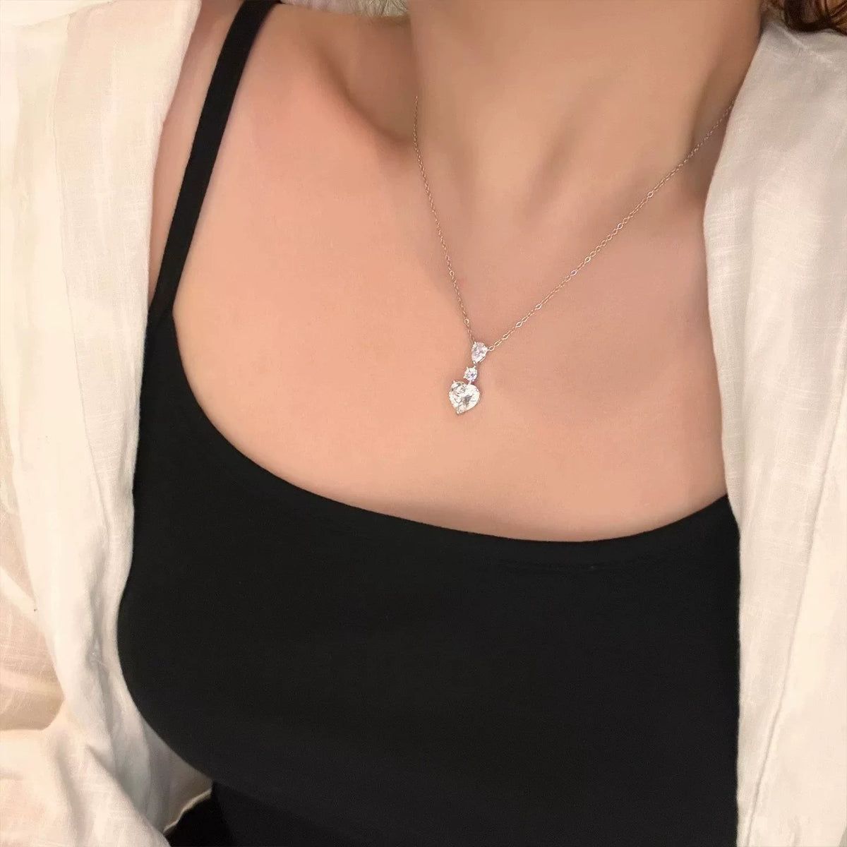 Collana in Argento S925 con Cuore e Nappa a Goccia