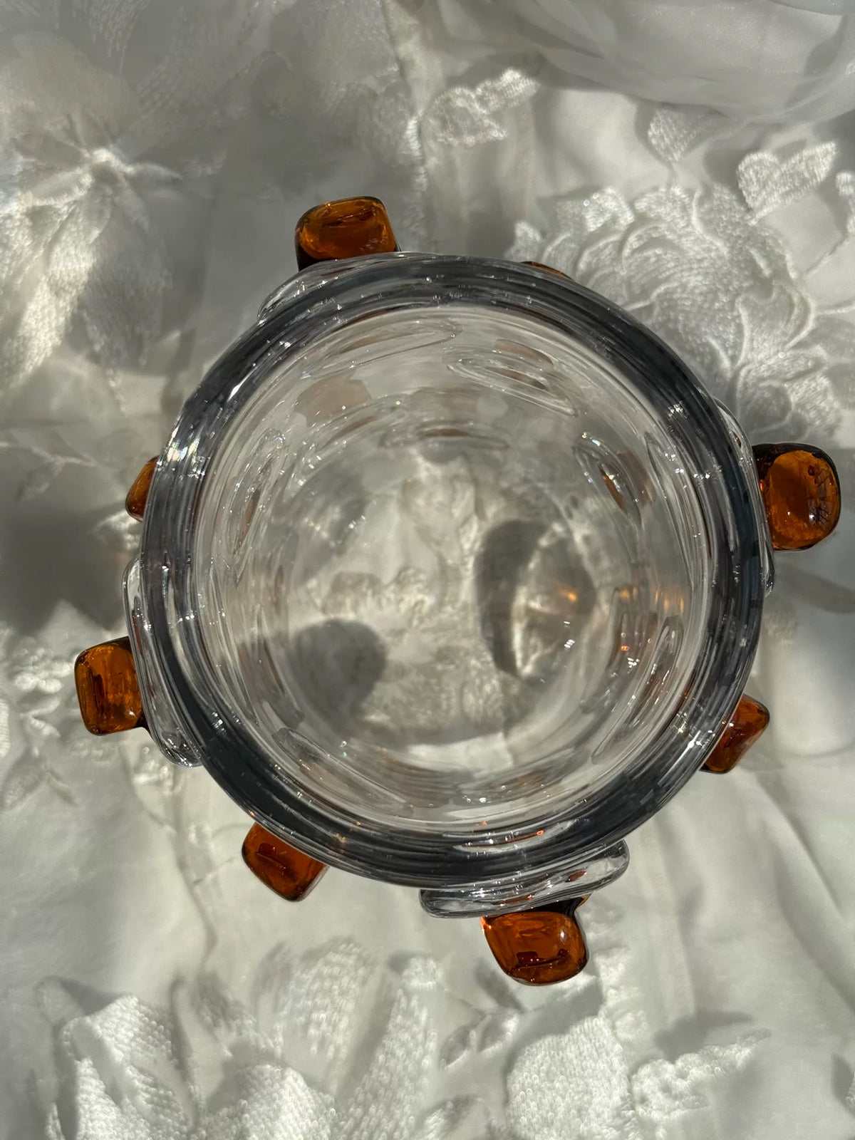 Vaso Cililíndrico de Vidro Transparente Vintage com Acentos em Âmbar