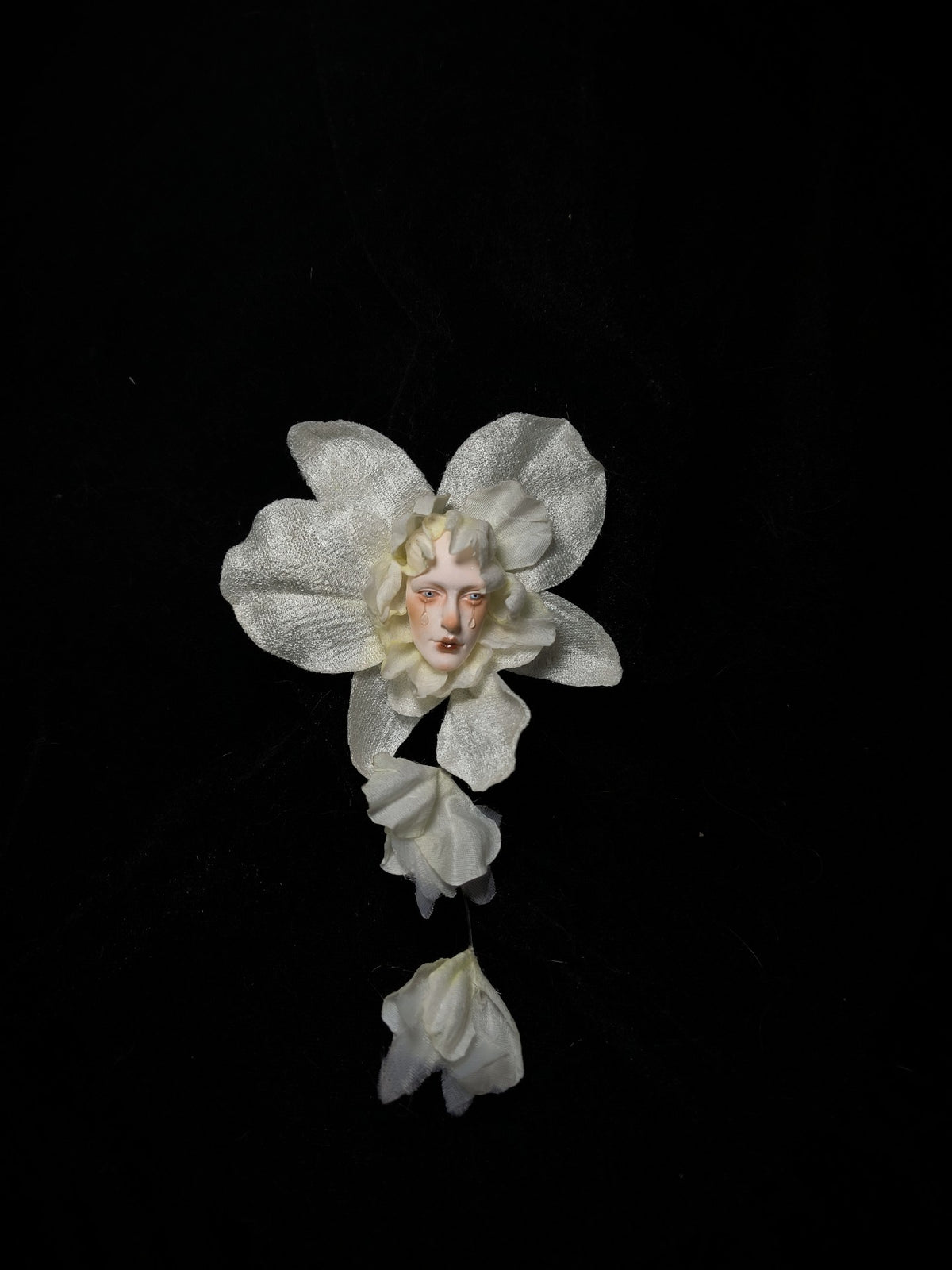 Laelia Brooch with Clay Face