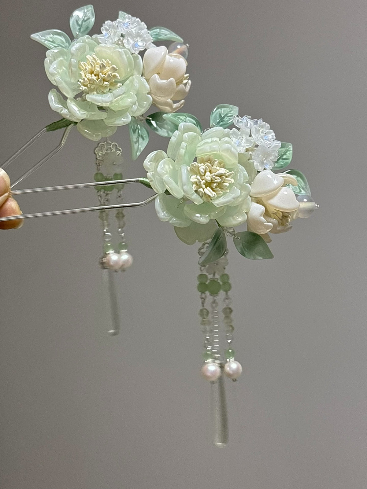 Liuli Floral Hairpins with Green Tassels