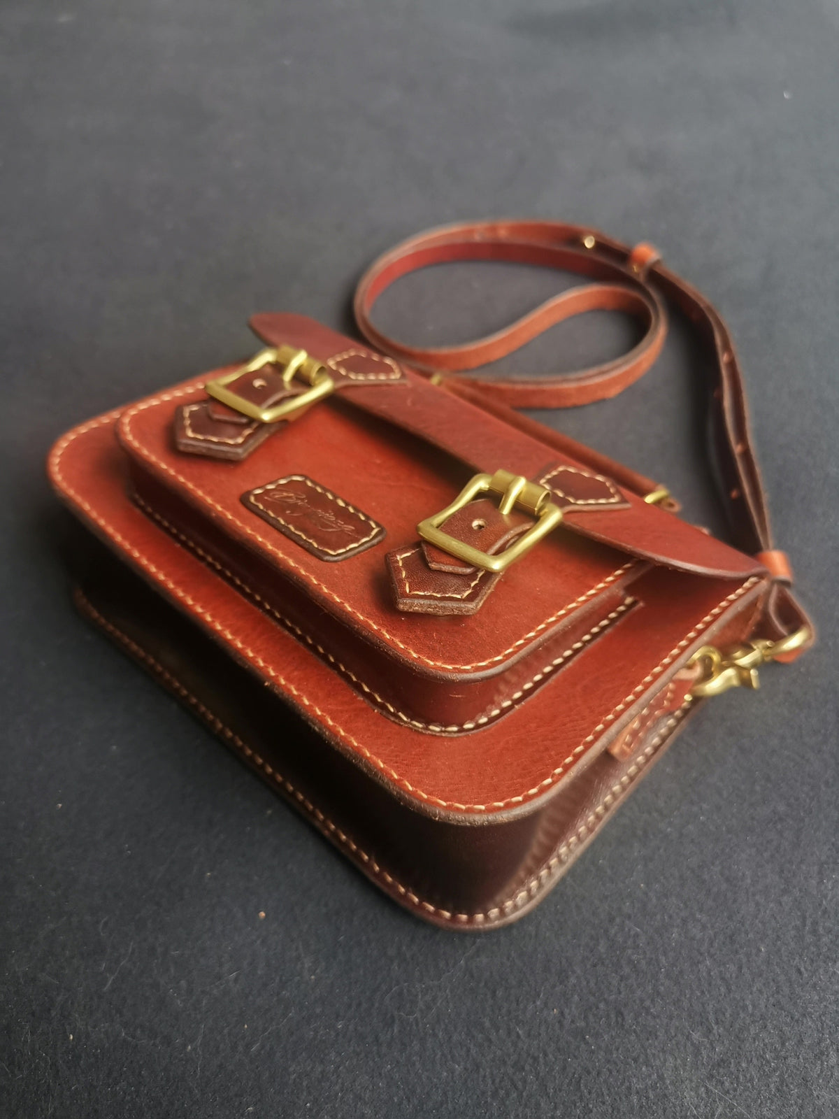 Sacoche de téléphone mini Cambridge en cuir huilé vintage