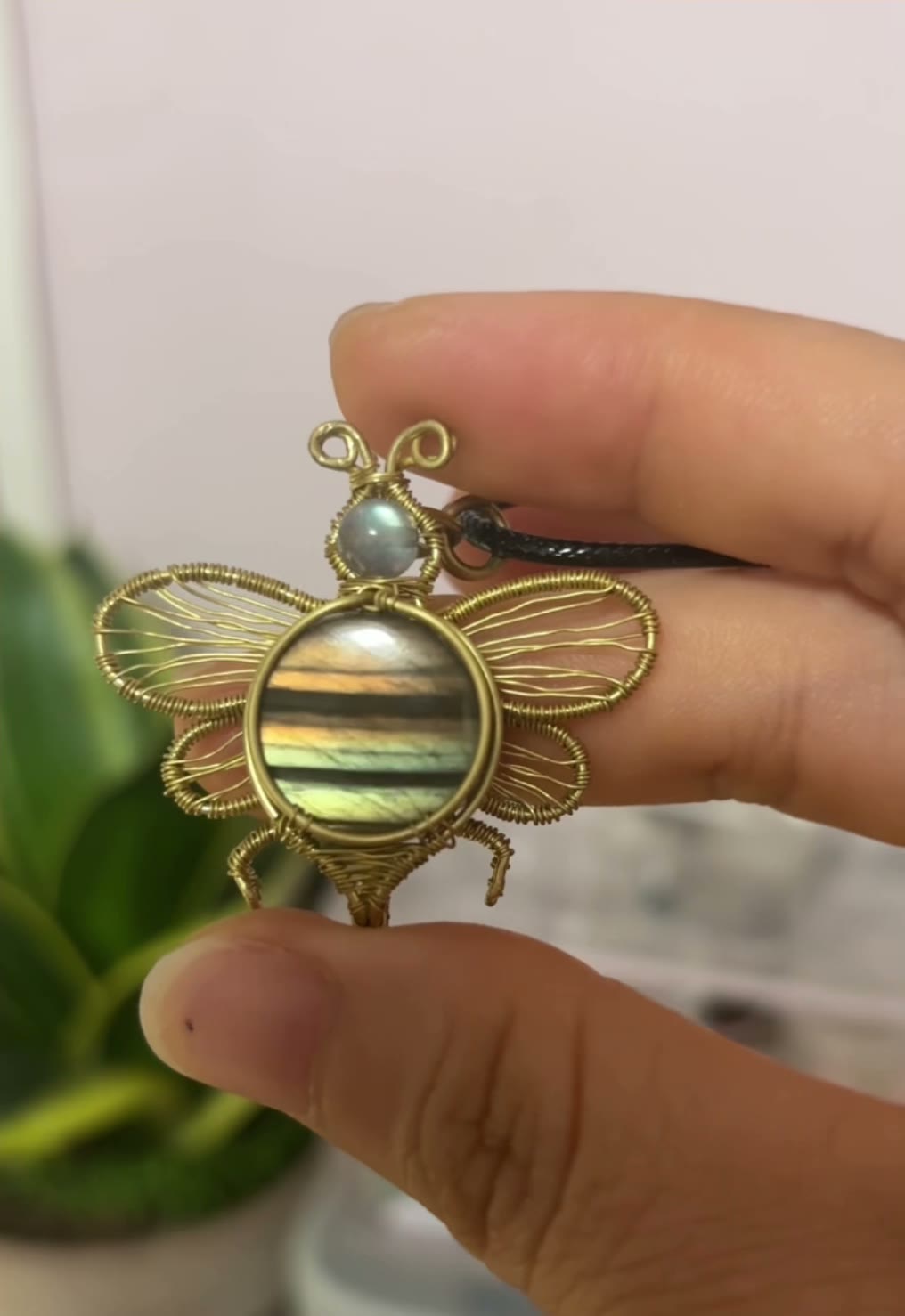 Handcrafted Wire Bee Necklace Labradorite