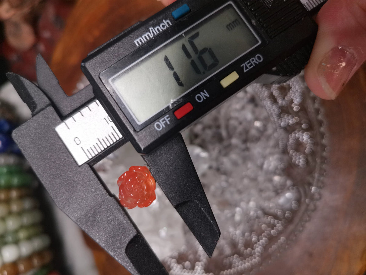 Colgante de Peonía Nan Hong Rojo Hielo con Presilla de Oro de 18K