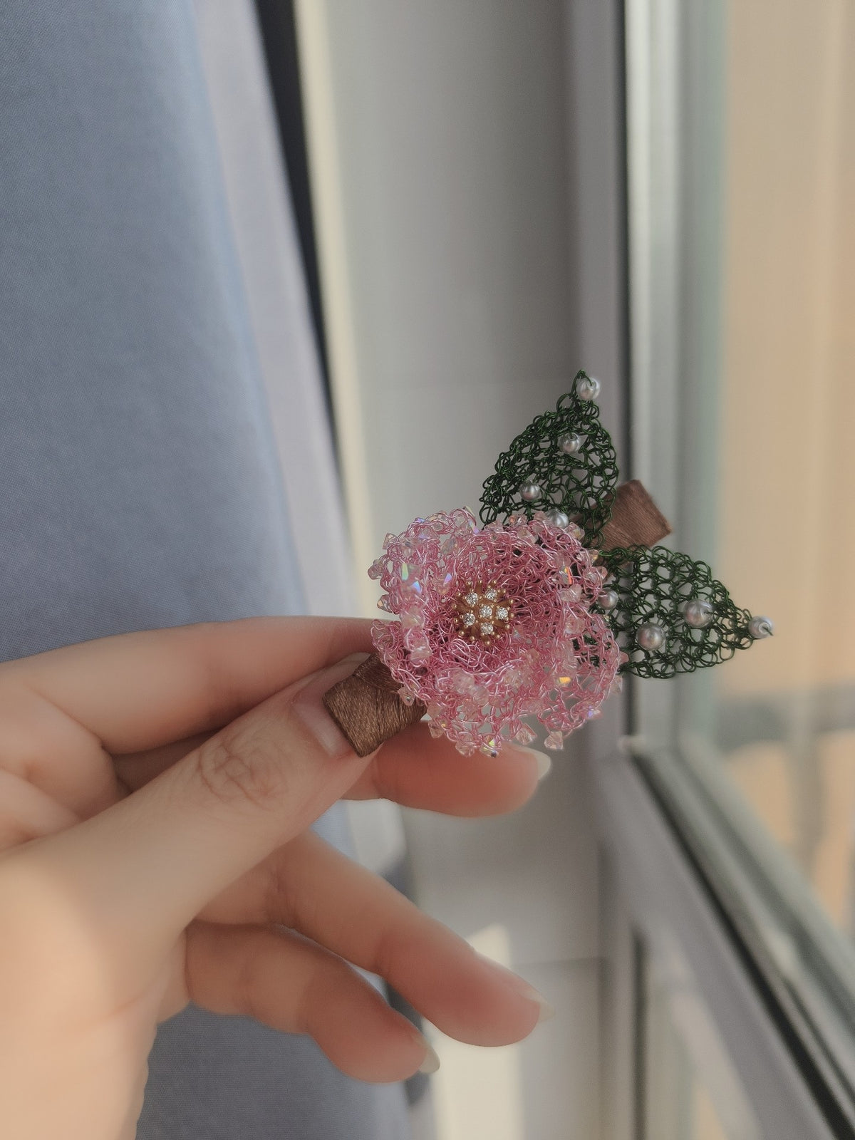 Wire Peony Crystal Hair Clip