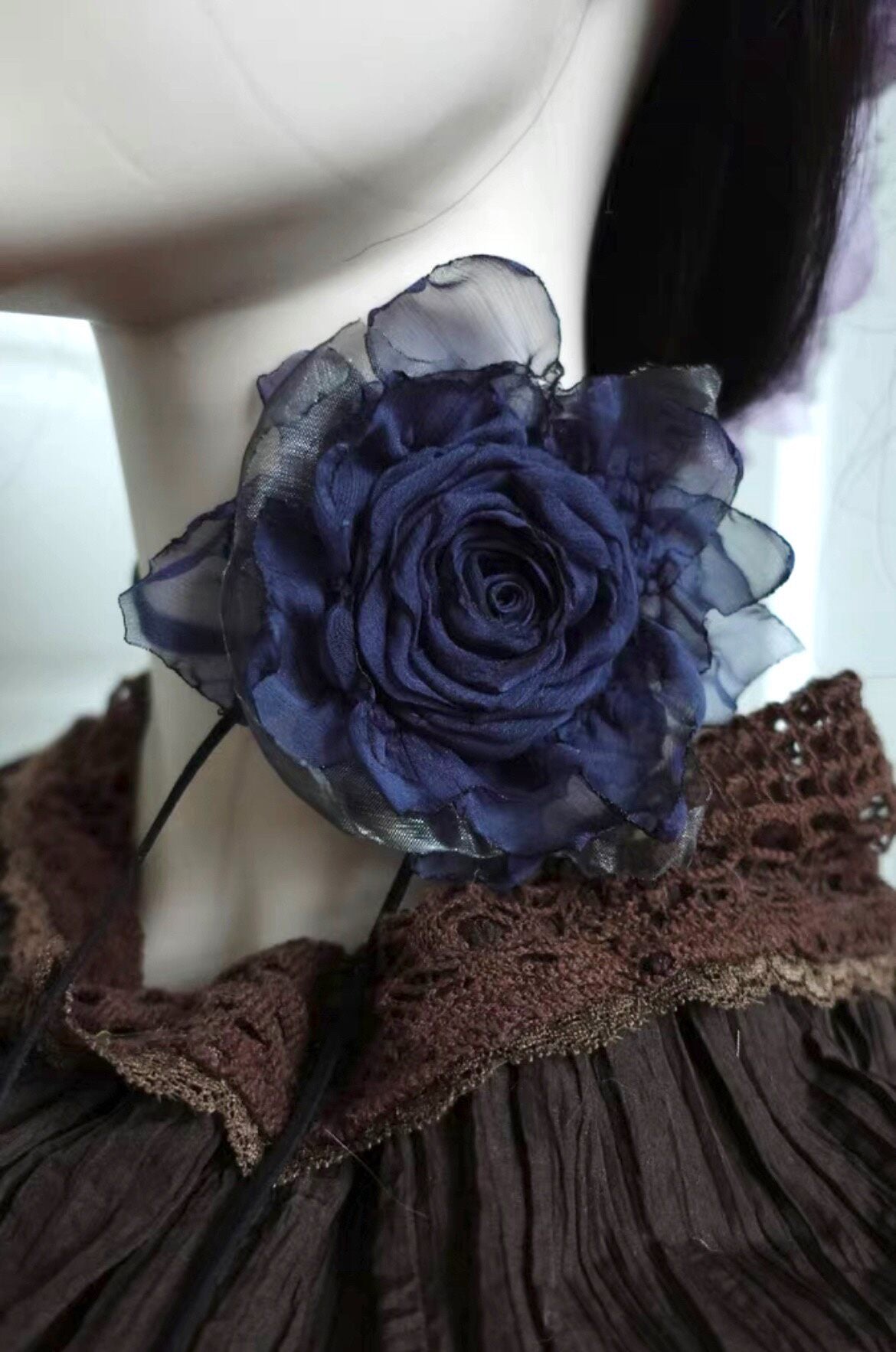 Handgefertigte Navy Stoffrose Haarspange Choker