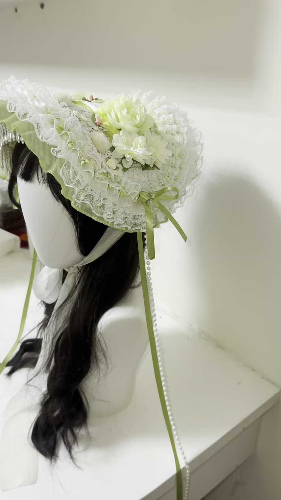 Bean Green Lace Pearl Bonnet Hat
