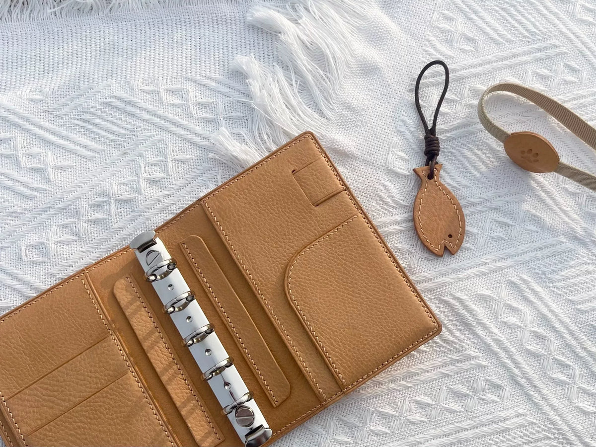 M5 A8 Ringbuch Journal Tan Leder