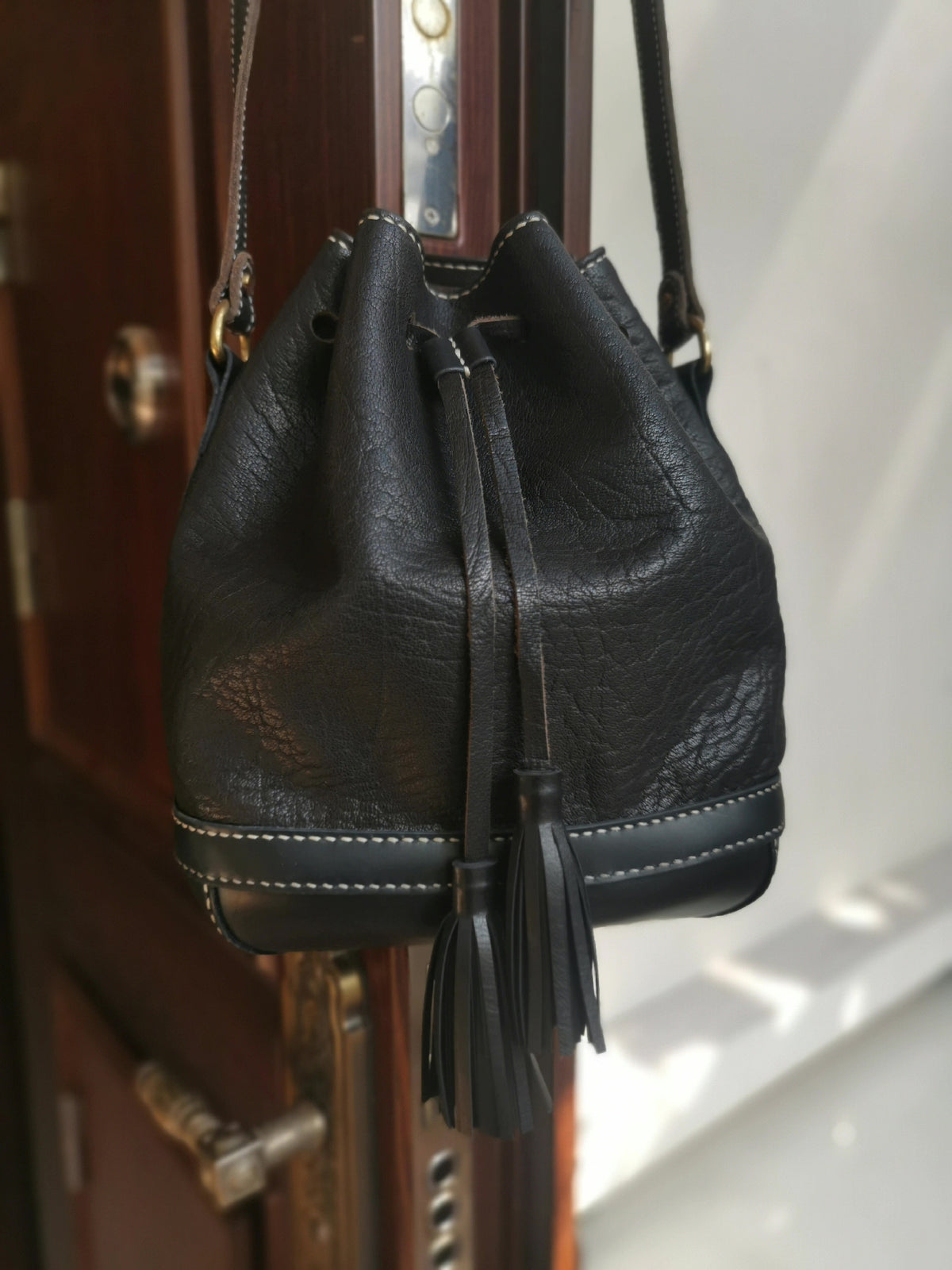 Sac seau en cuir tanné au végétal style vintage