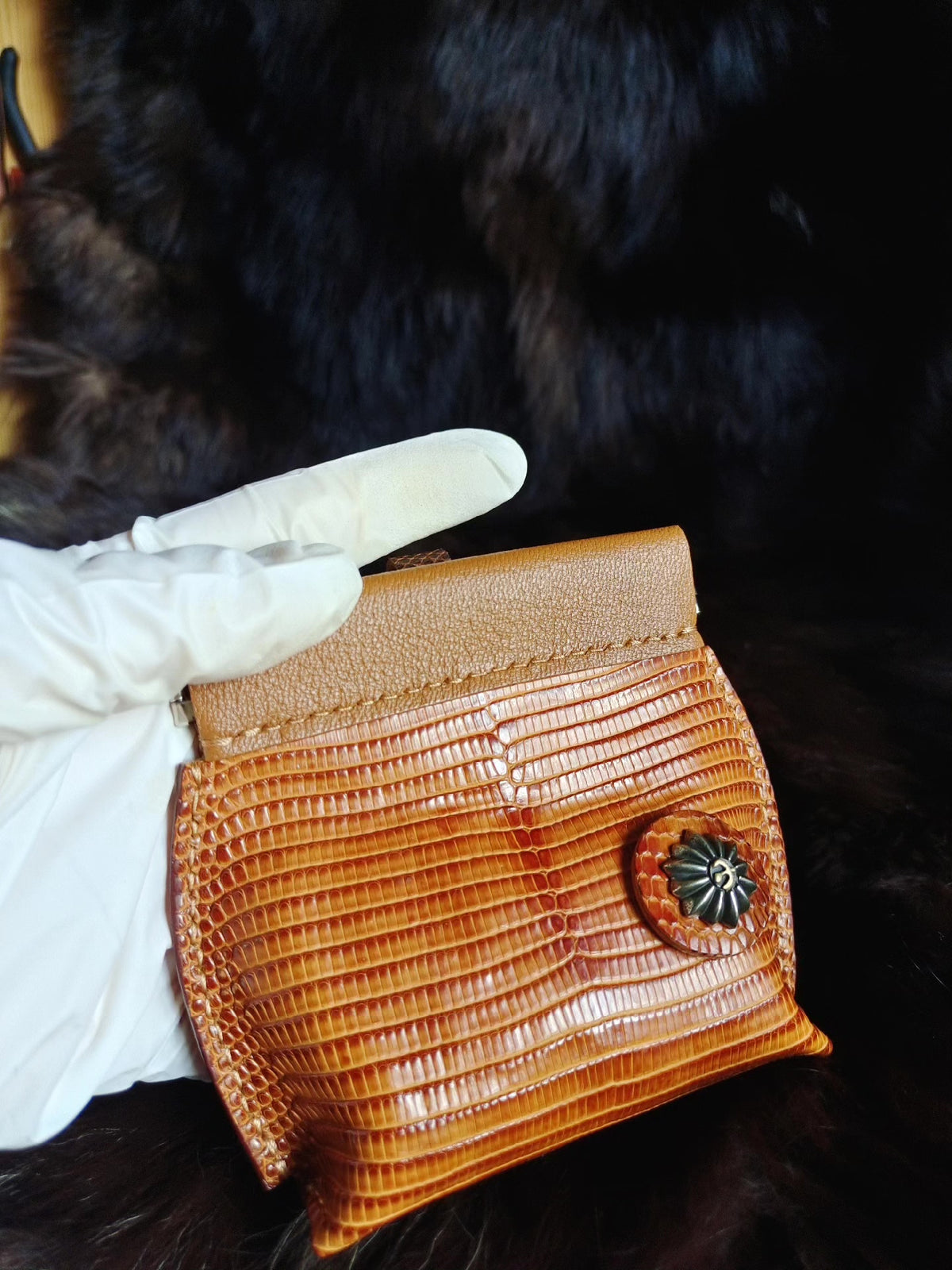 Pochette à monnaie en cuir jaune brun artisanale