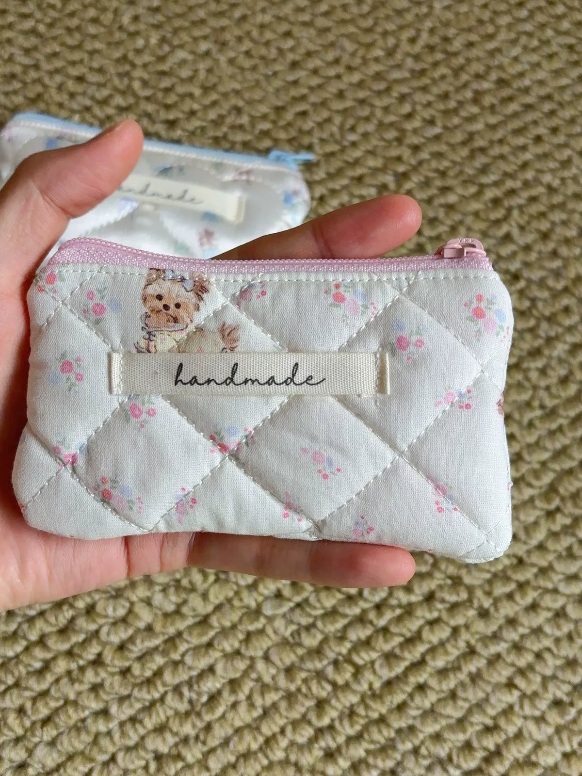 Estuche acolchado hecho a mano para hilo dental