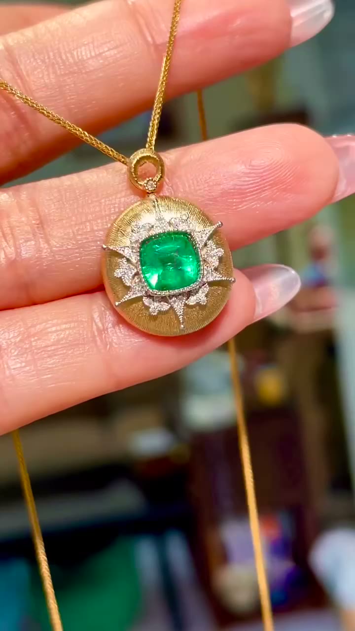 Emerald Diamond Pendant 18K Gold