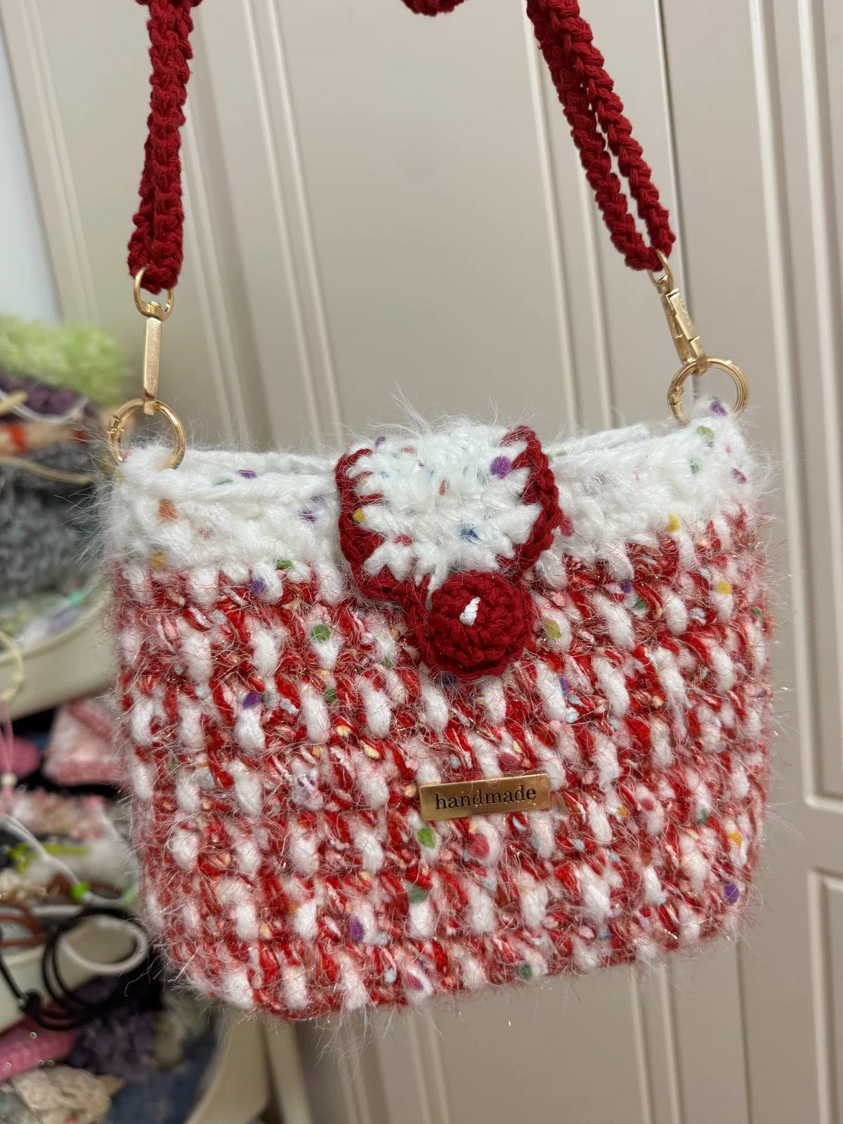 ハンドメイド 赤と白のかぎ針編みクロスボディポーチ