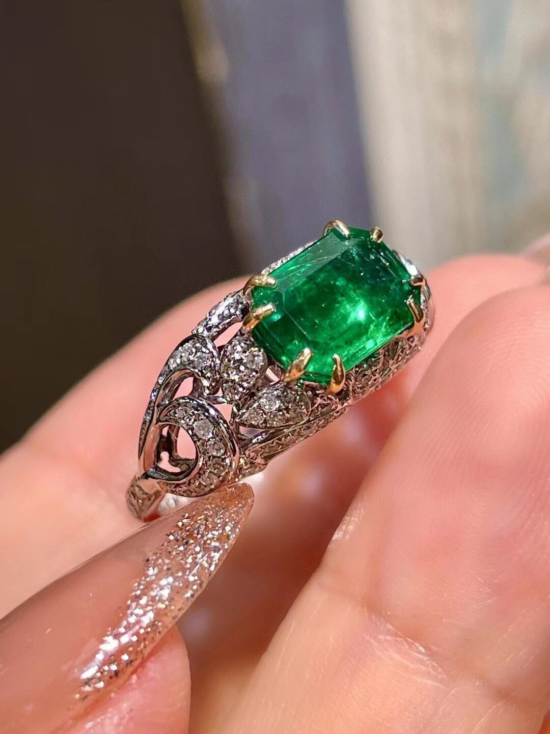 18K Gold Emerald Ring, 1.82ct Center Stone, Pavé Setting