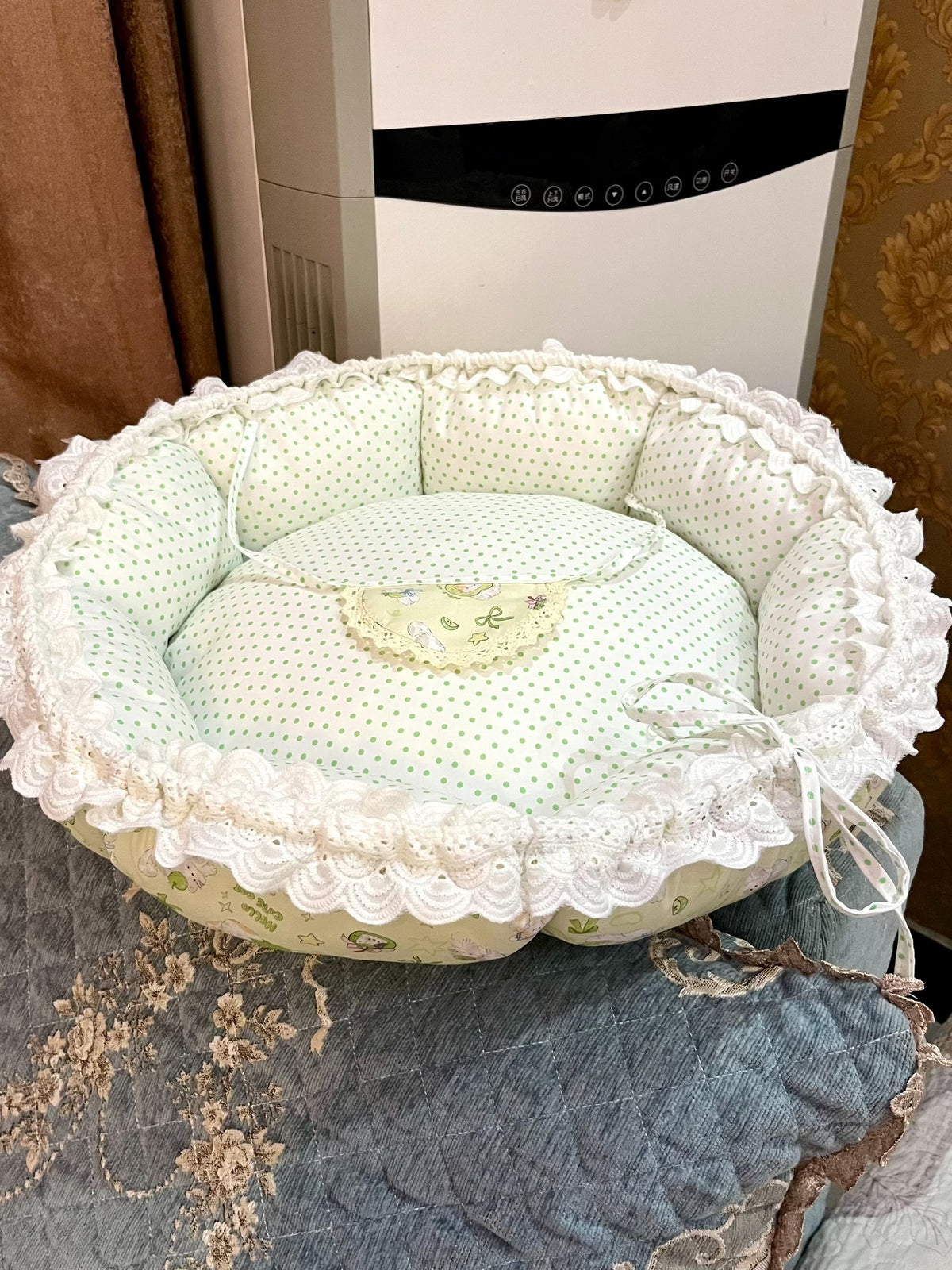 Reversible Cat Bed with Lace Trim