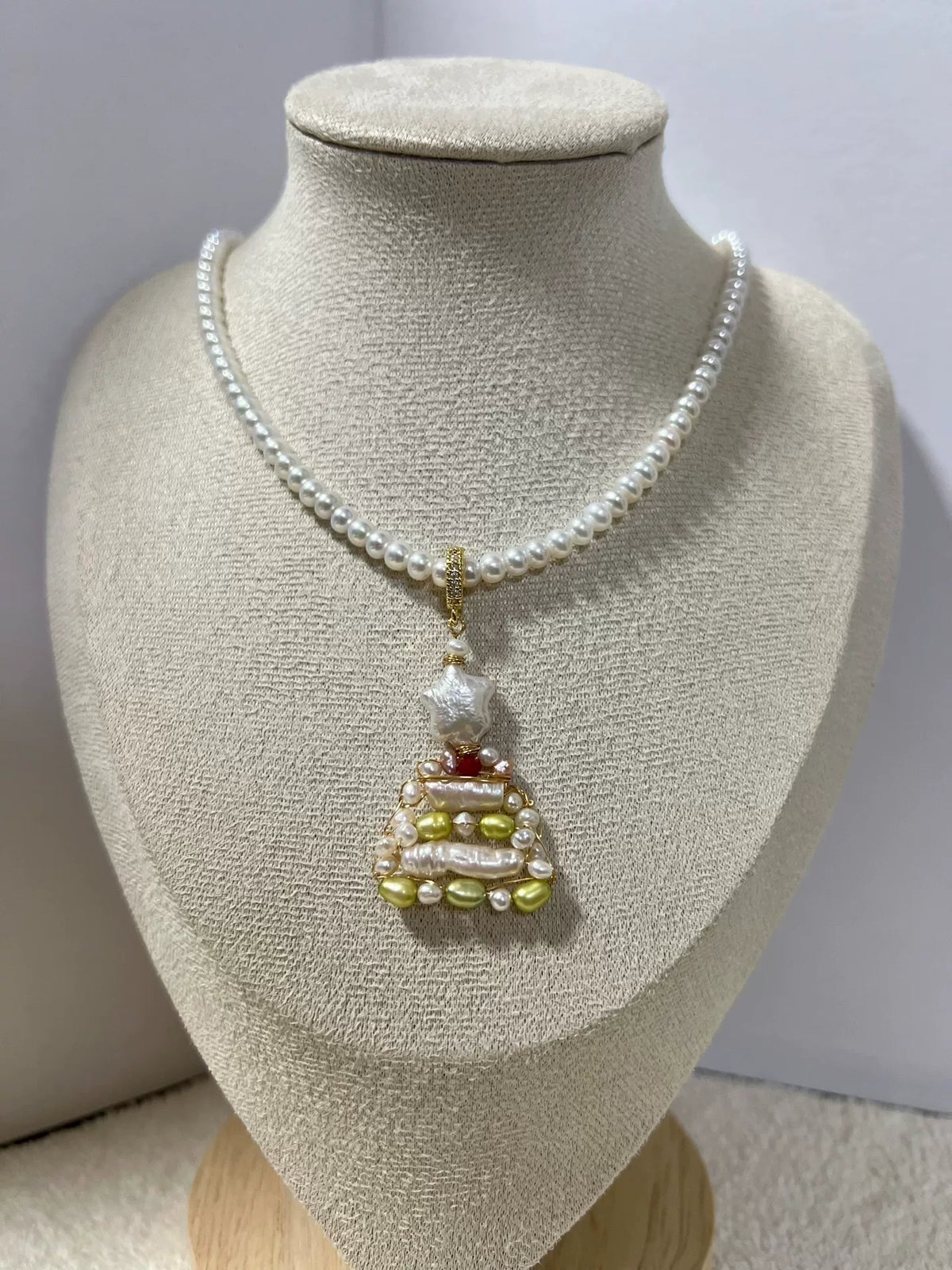 Pendentif artisanal sapbre de Noël en fil de métal