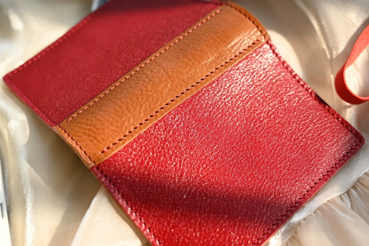 Fichário de Couro Vermelho com Seis Anéis