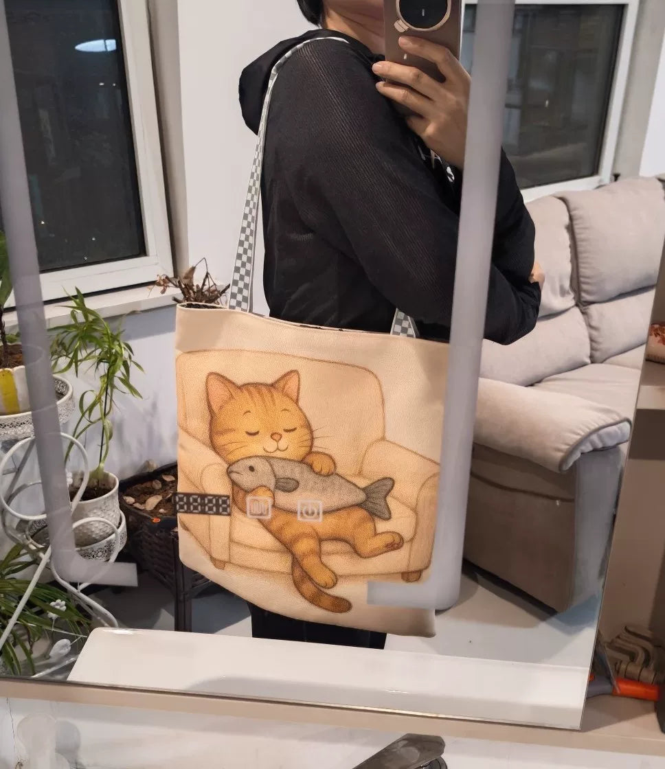 Stor tyväska i krämvit canvas med kattmotiv