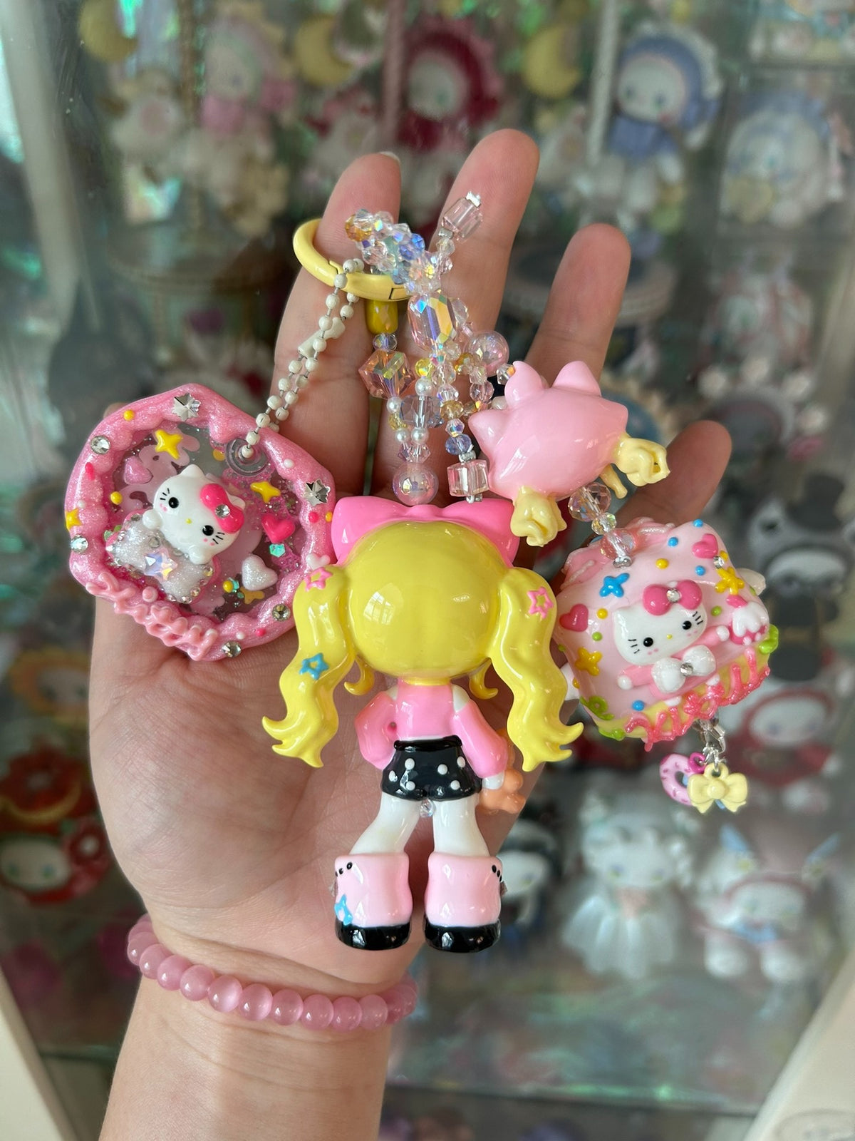 Portachiavi e charm per telefono con Barbie Hello Kitty