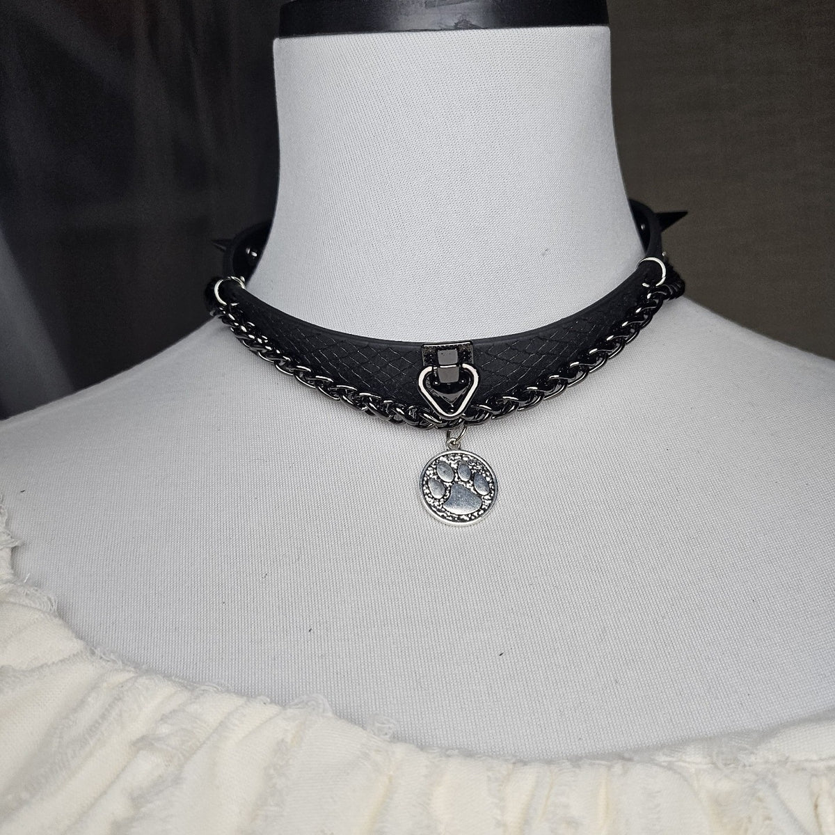 Handcrafted Snake Texture Leather Choker Necklace