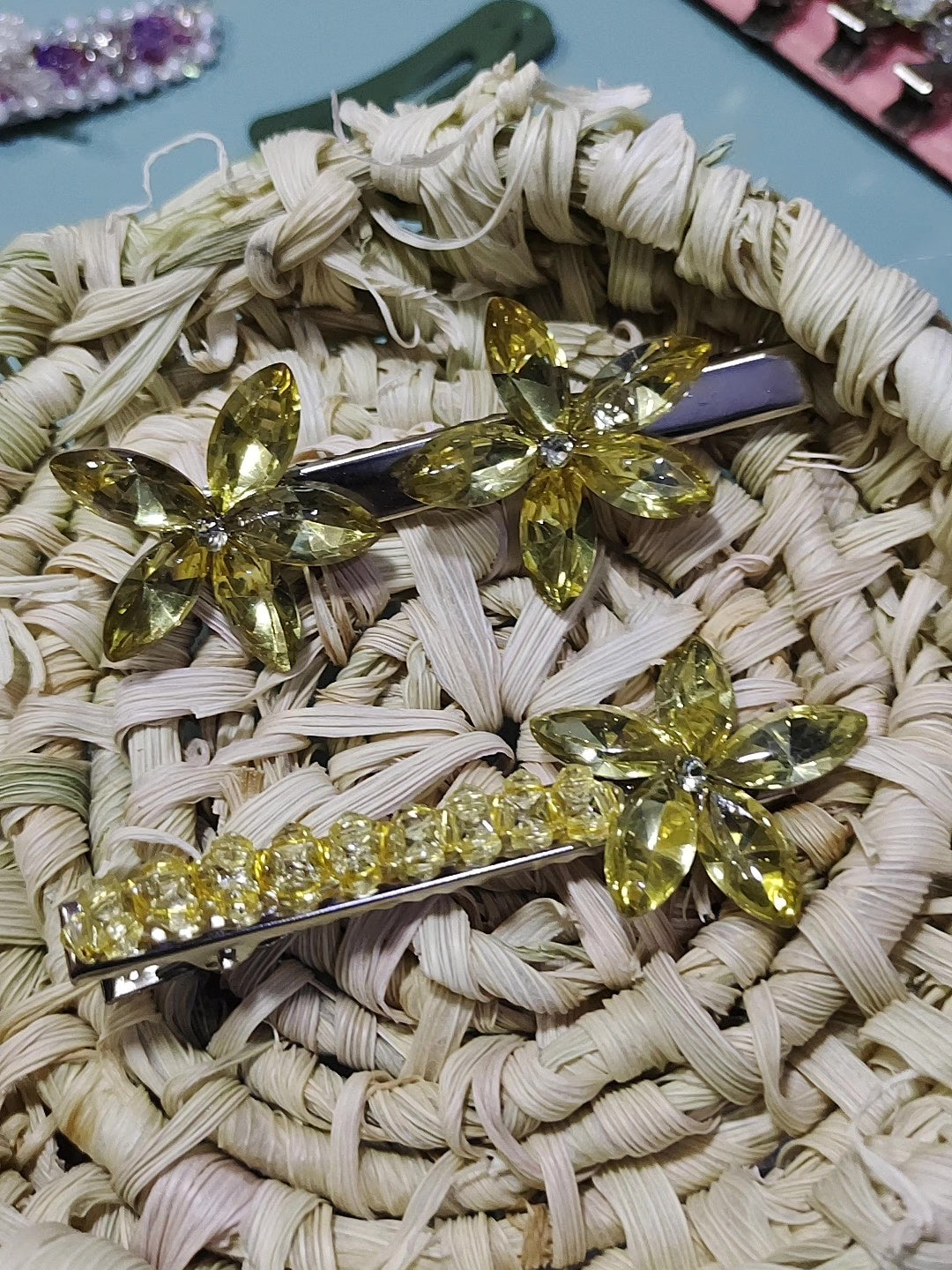 Goldenes Kristallblüten-Haarnspangen-Set
