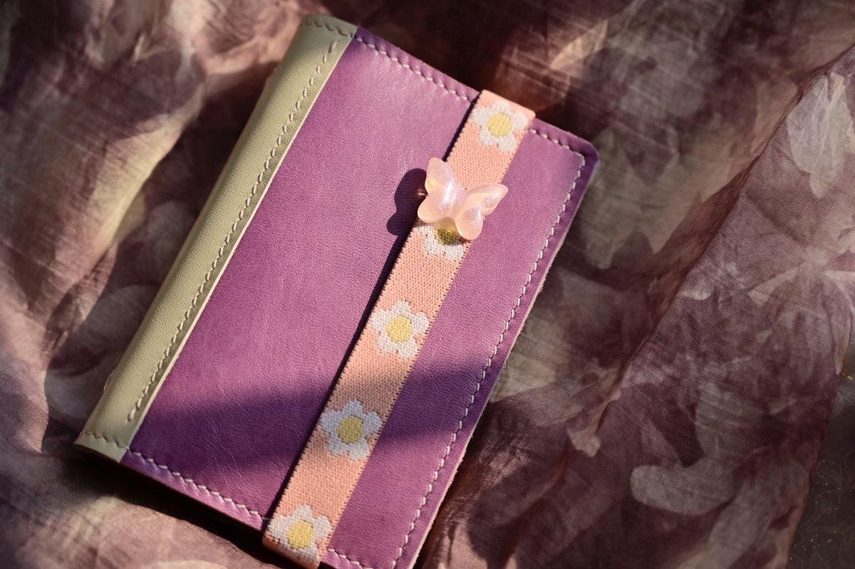 Capa de Fichário de Seis Anéis em Couro Roxo