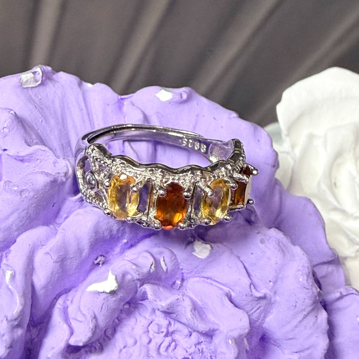 Sterlingsilber-Ring mit Durchbrucharbeit, Quarz und Granat