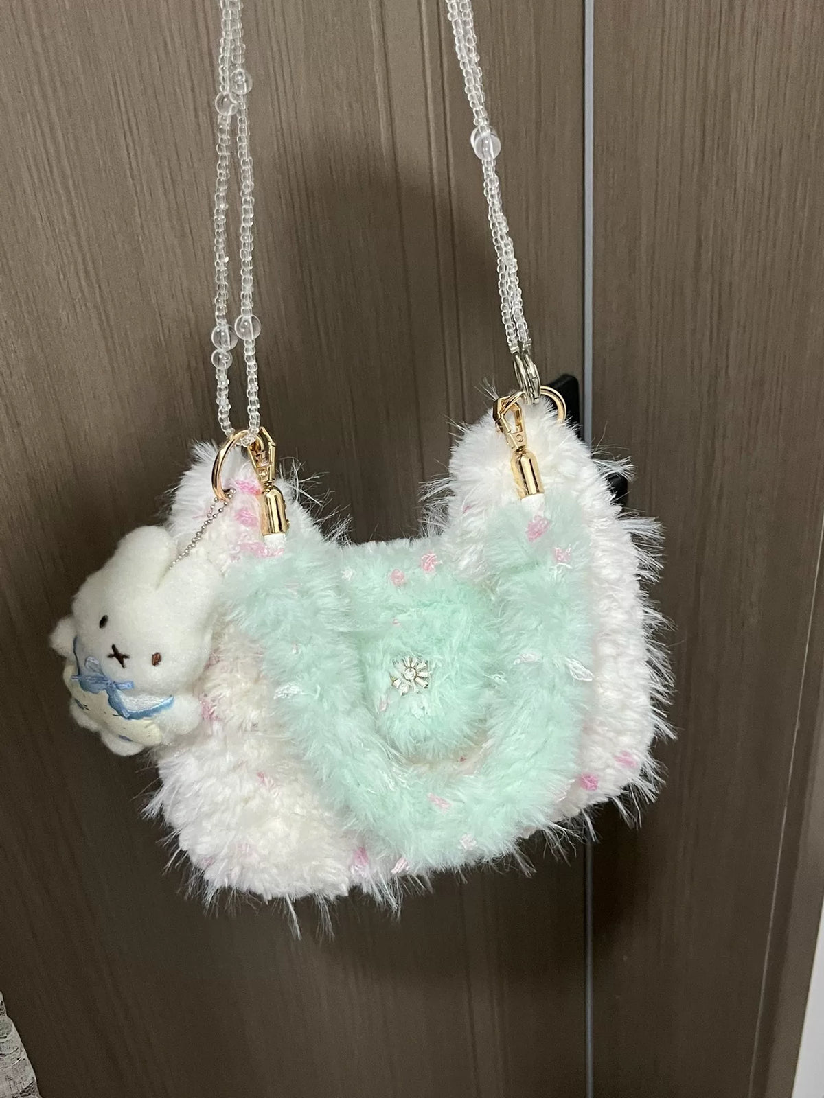 Plüsch-Umhängetasche mit Katzenohren und Perlenkette